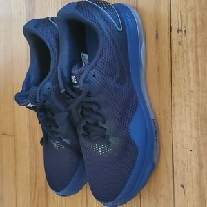 Men Nike Zoom running shoes sz 8.5
